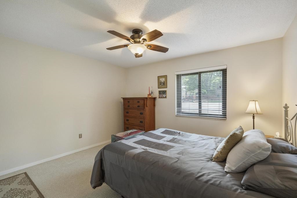 915 Robinson Street Unit: 2