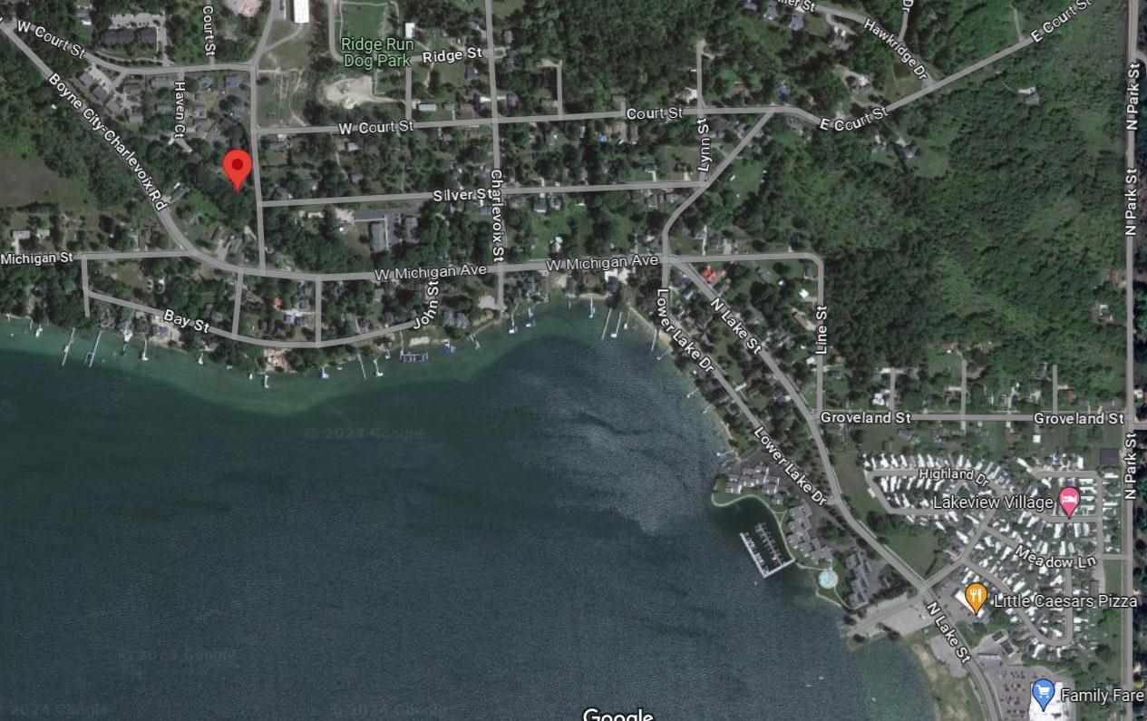 915 Robinson Street Unit: 2