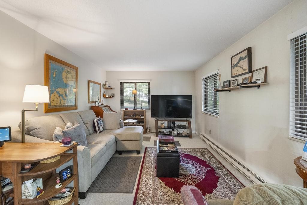 915 Robinson Street Unit: 2