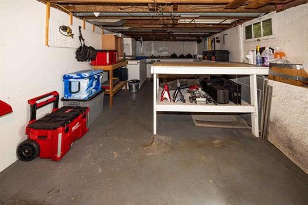 1104 Bridge Street Unit: units A & B