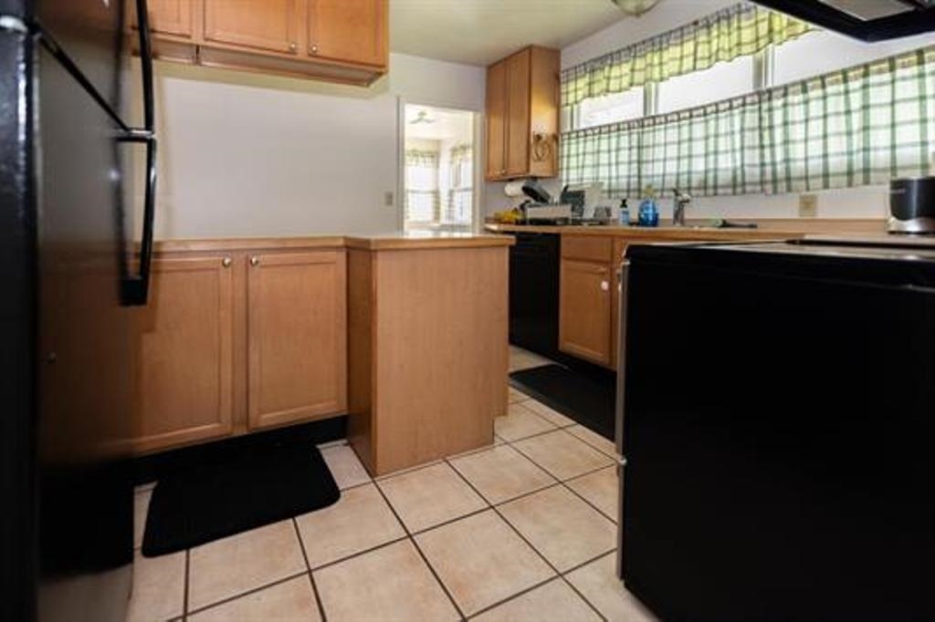 1104 Bridge Street Unit: units A & B