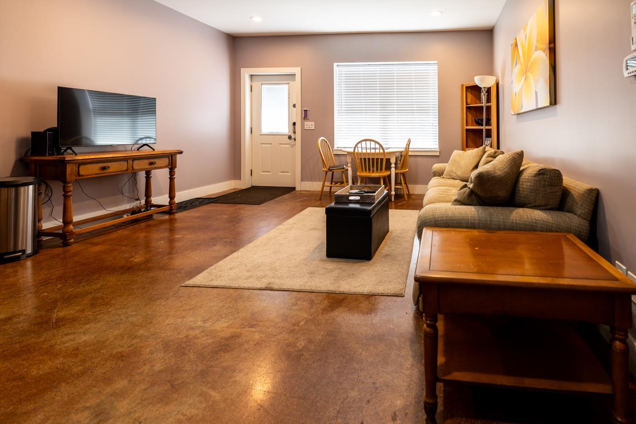 1104 Bridge Street Unit: units A & B