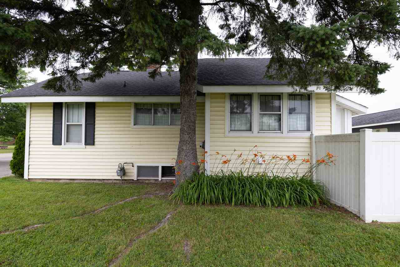 1104 Bridge Street Unit: units A & B