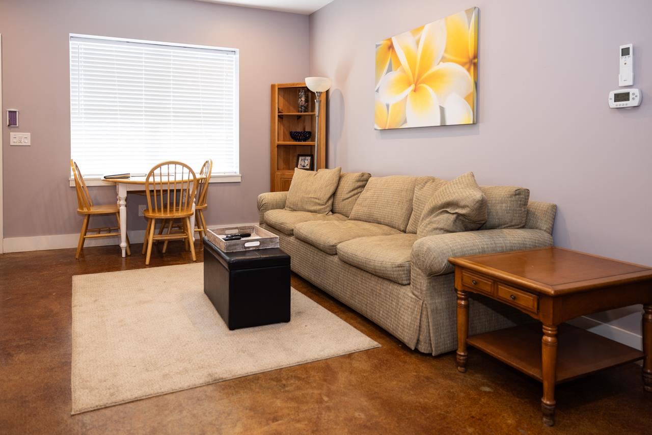 1104 Bridge Street Unit: units A & B