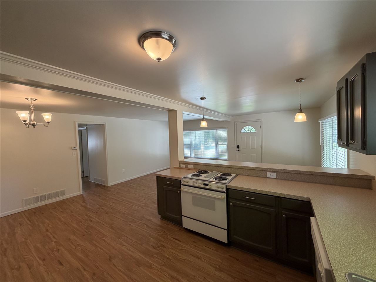308 W Upright Street