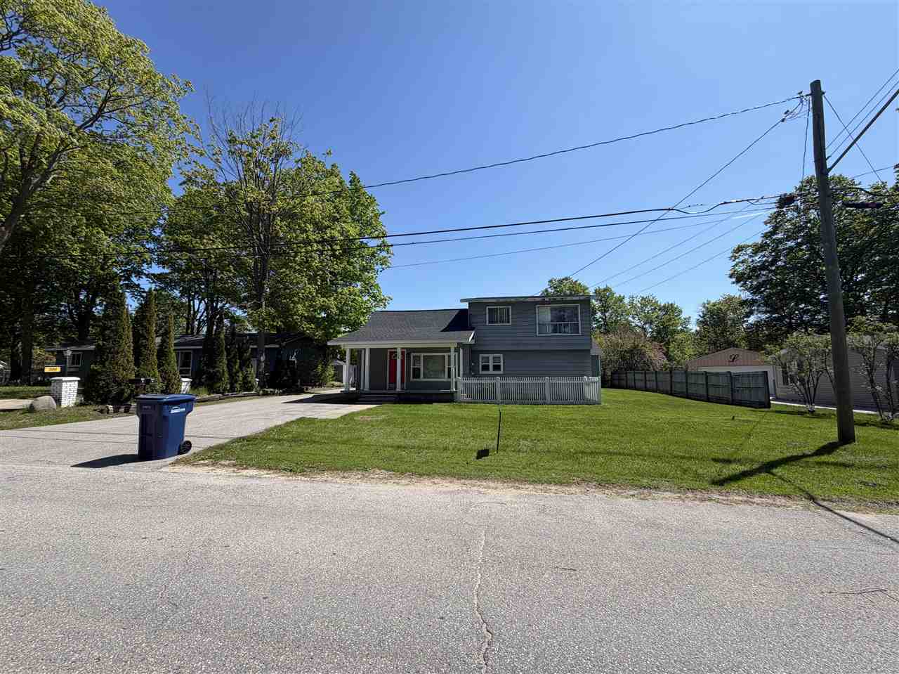 308 W Upright Street
