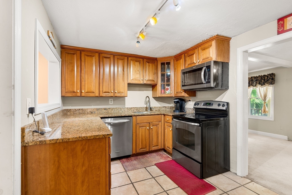 118 Thicket St