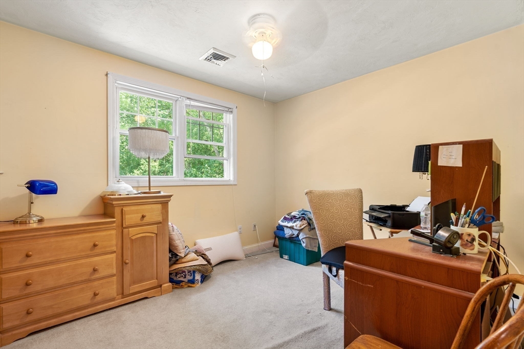 118 Thicket St