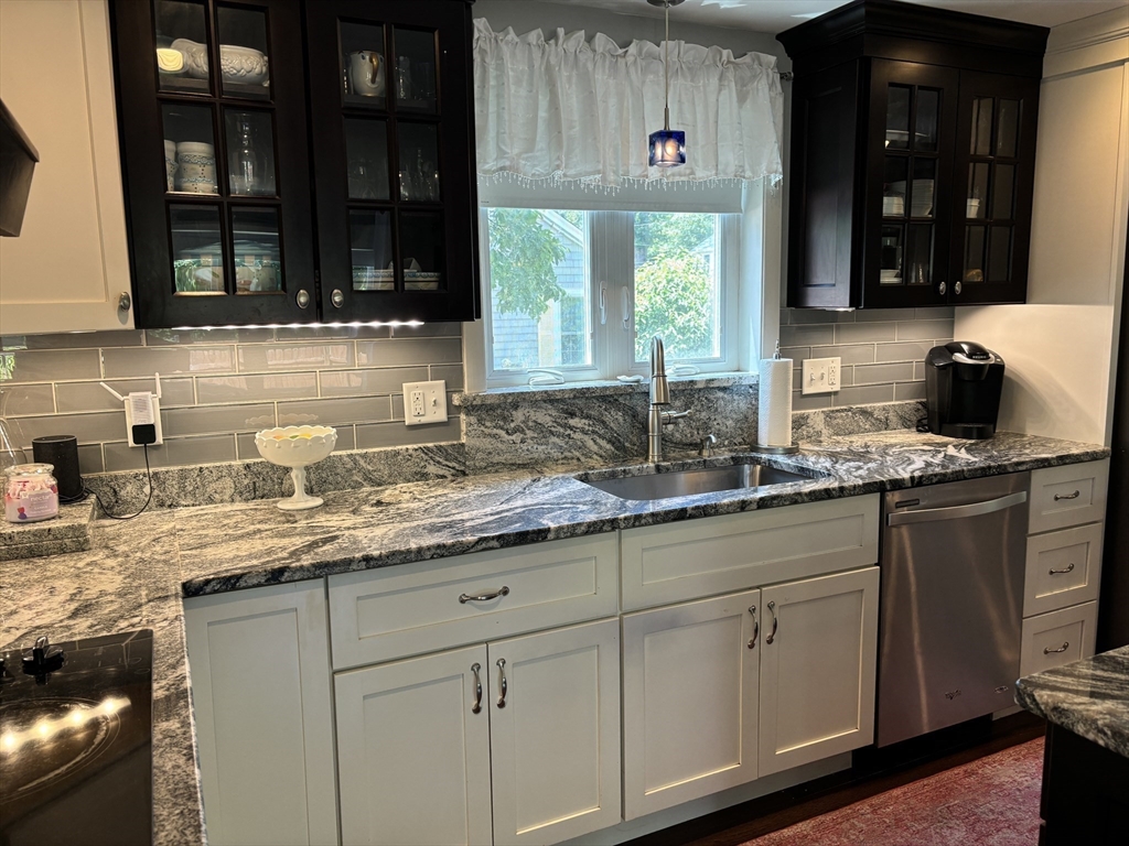 55 Ekstrom Cir