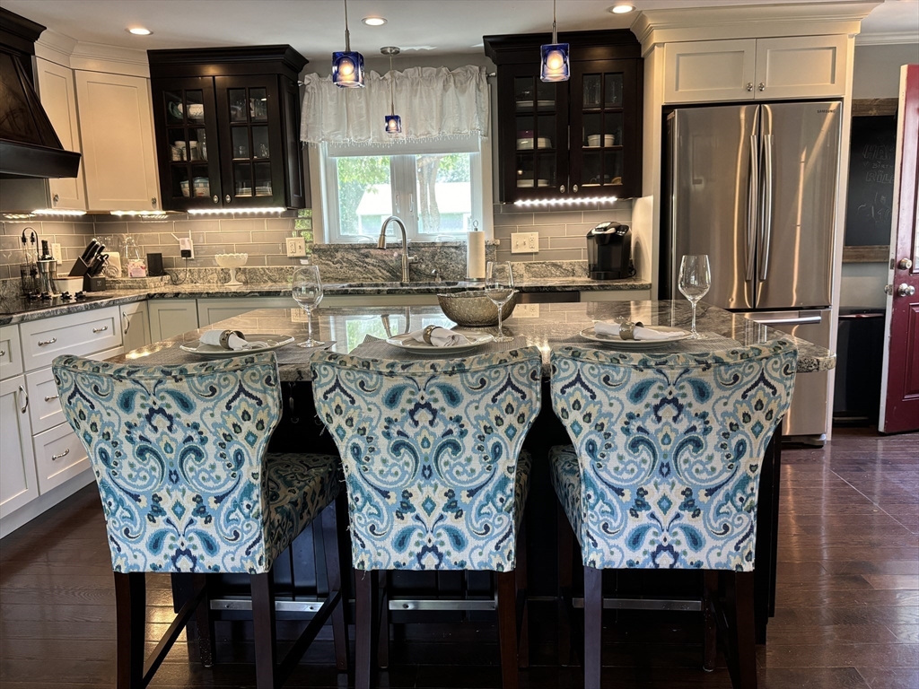 55 Ekstrom Cir