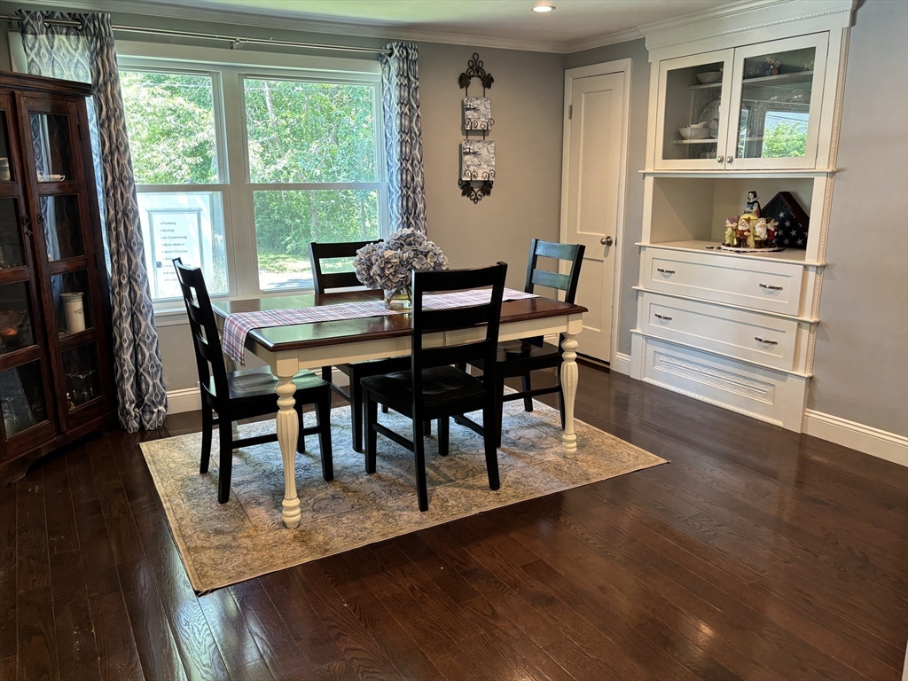 55 Ekstrom Cir