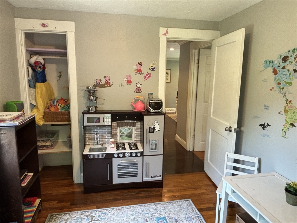 55 Ekstrom Cir