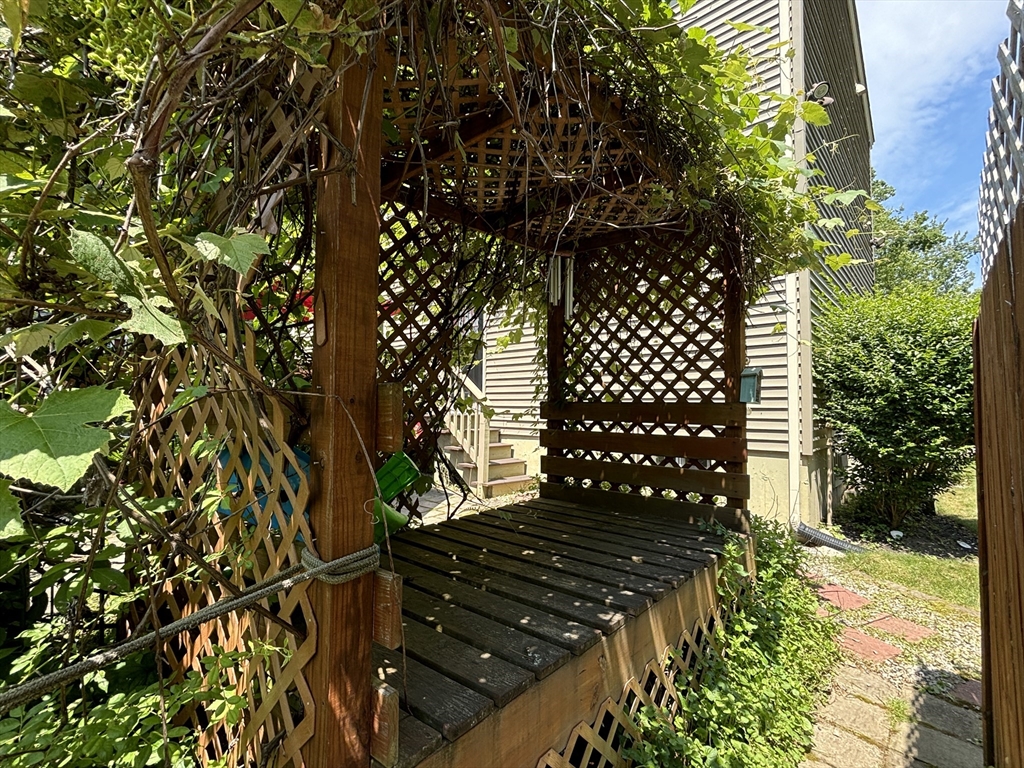 55 Ekstrom Cir