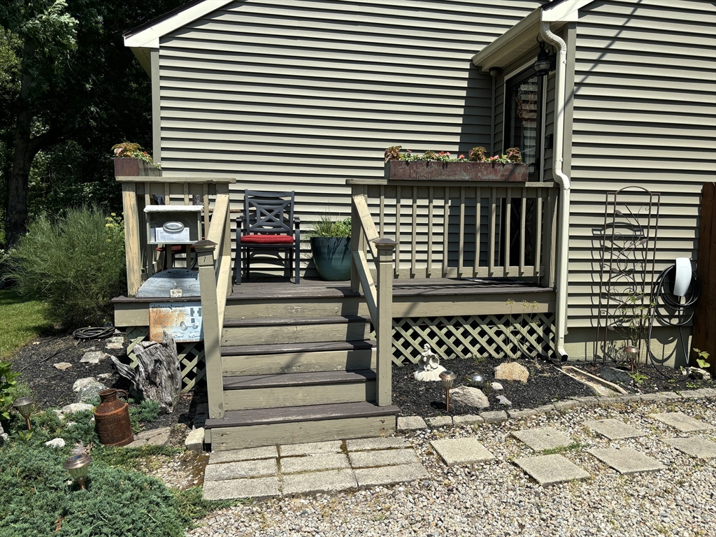 55 Ekstrom Cir