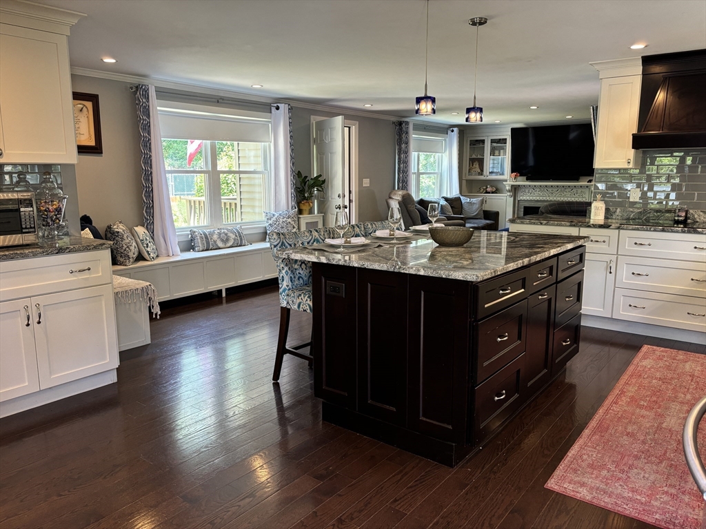 55 Ekstrom Cir