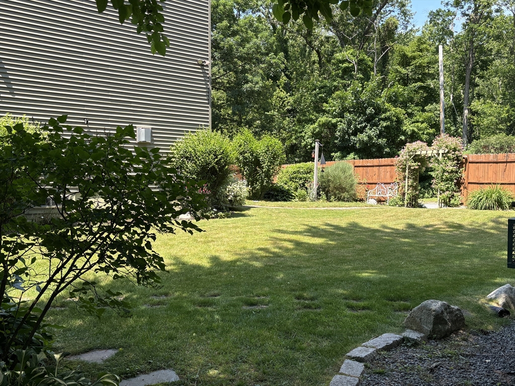 55 Ekstrom Cir