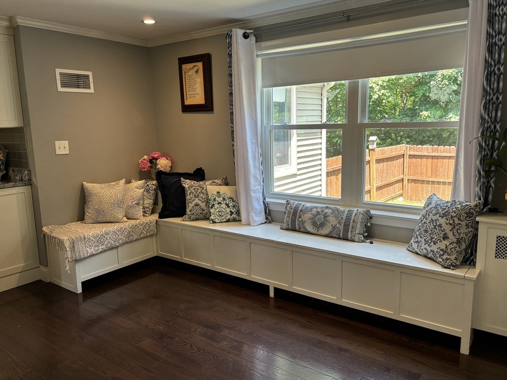 55 Ekstrom Cir