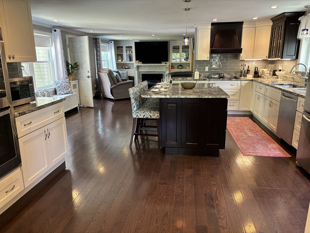 55 Ekstrom Cir