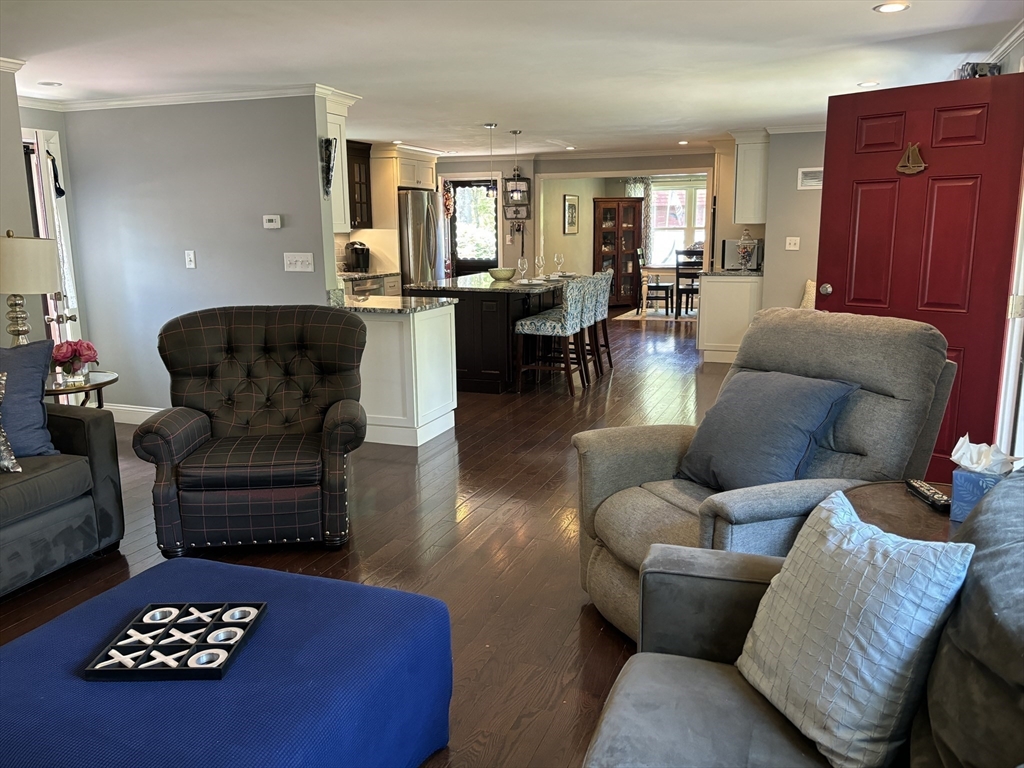 55 Ekstrom Cir