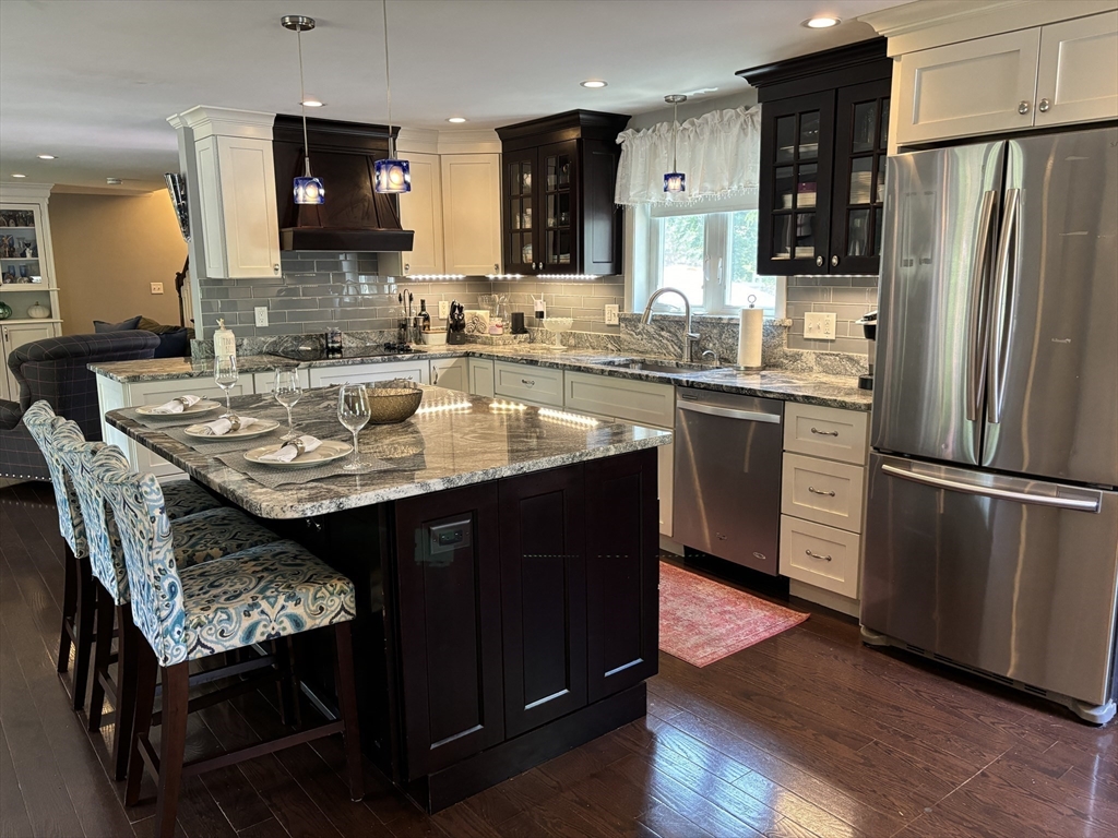 55 Ekstrom Cir