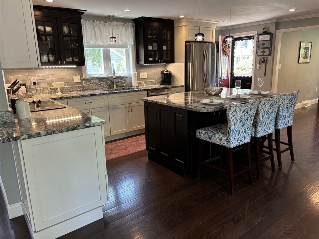 55 Ekstrom Cir