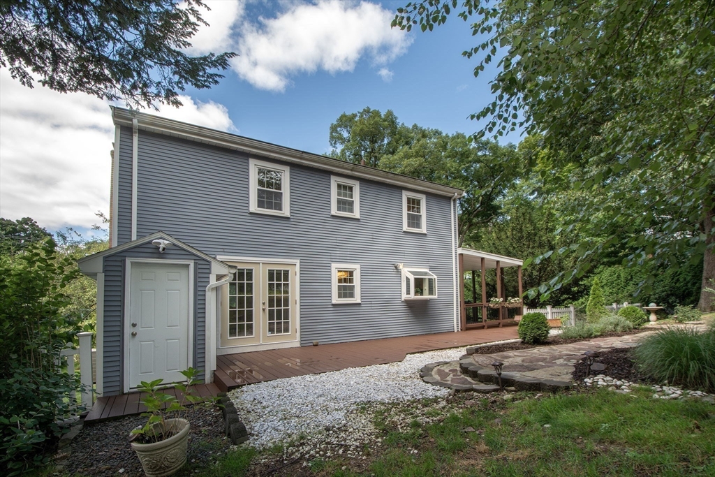 406 Smith St