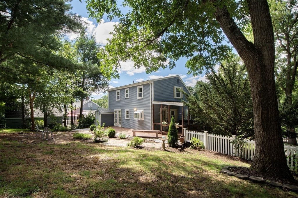 406 Smith St