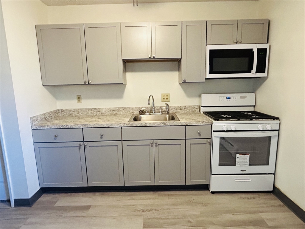 20 Skyline Dr # 2
