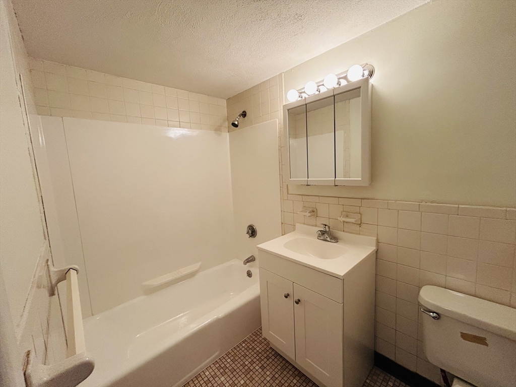 20 Skyline Dr # 2