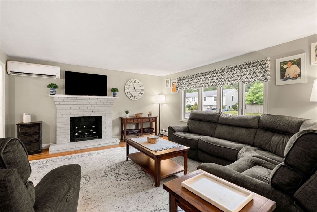78 Robbie Rd