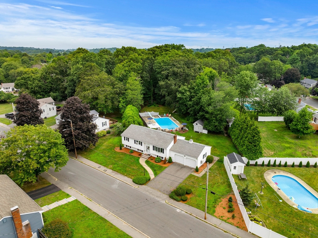 78 Robbie Rd