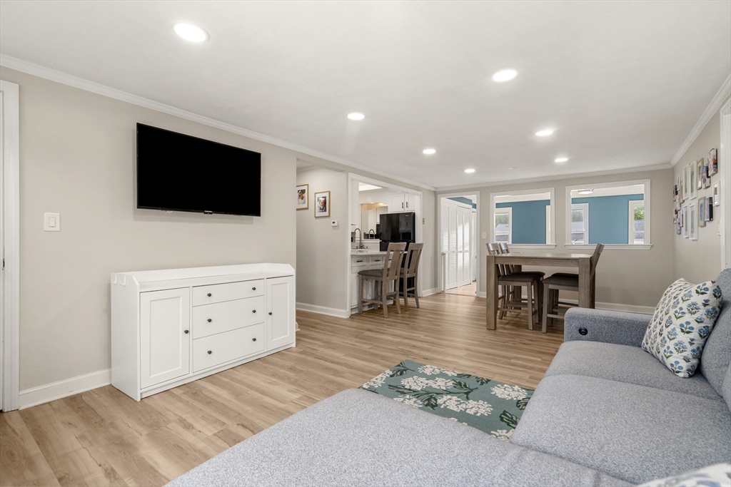 22 Venus St