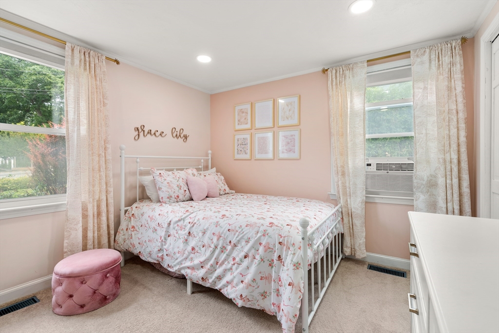 22 Venus St