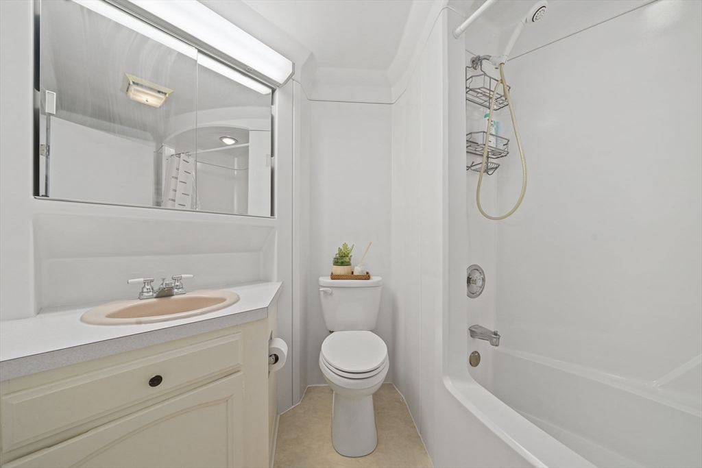 73 Broad Reach Unit: T123C