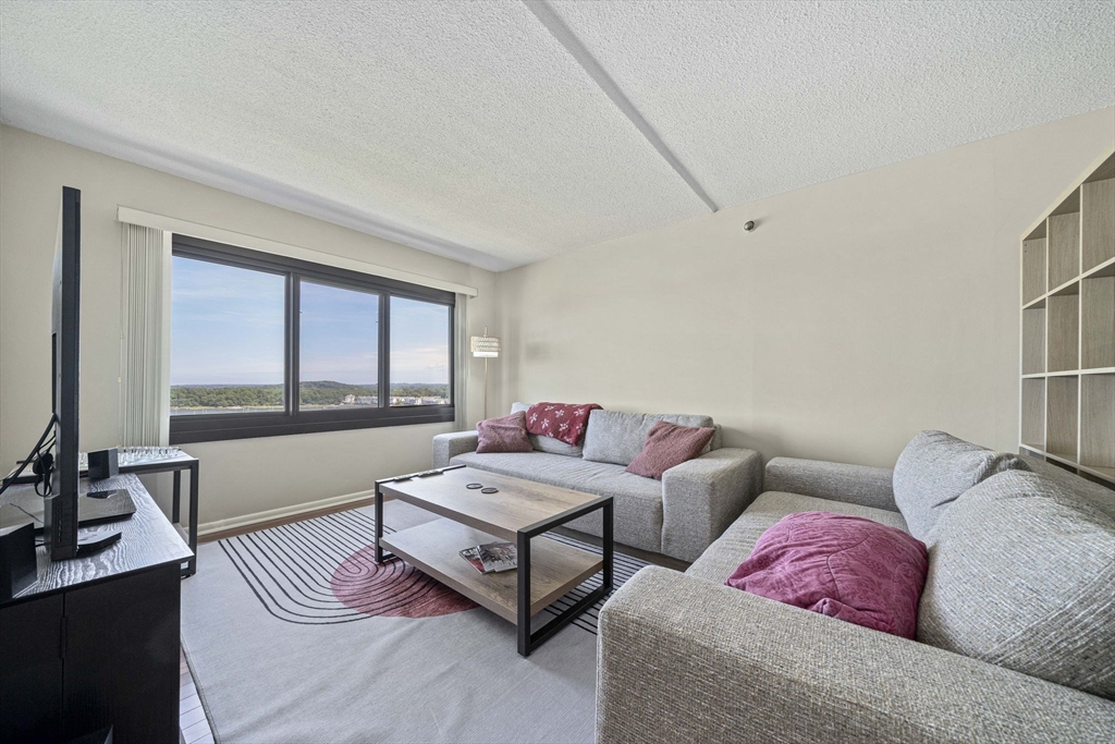 73 Broad Reach Unit: T123C