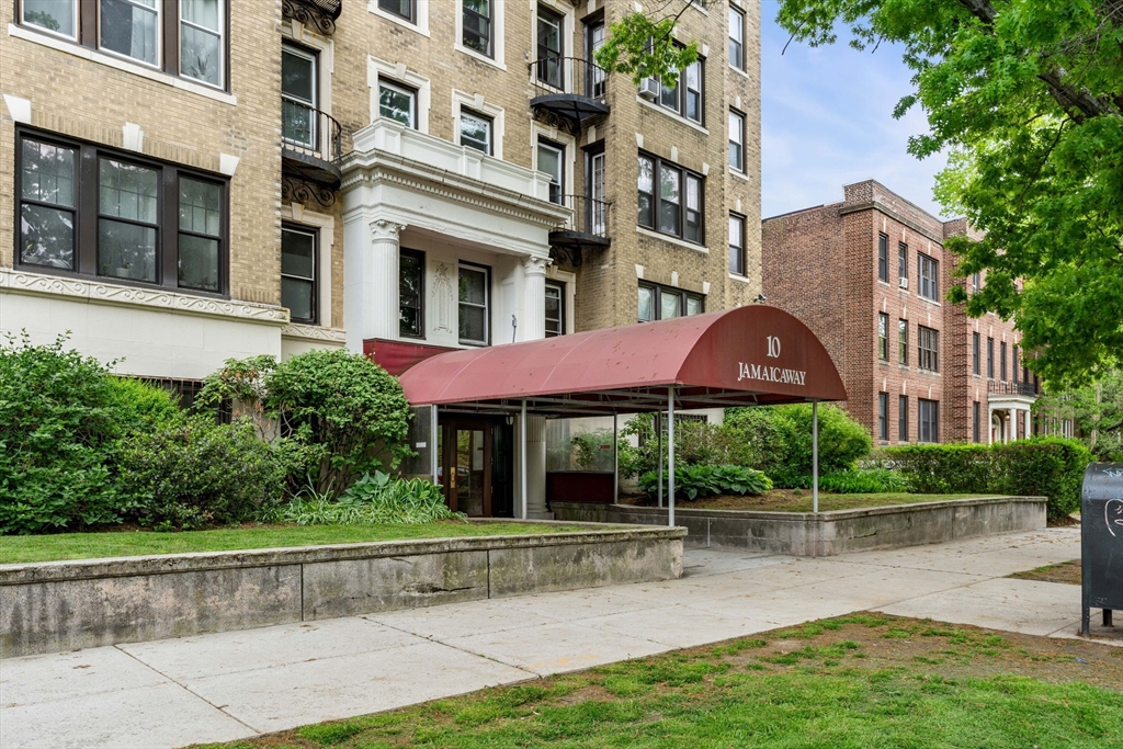 10 Jamaicaway # 8