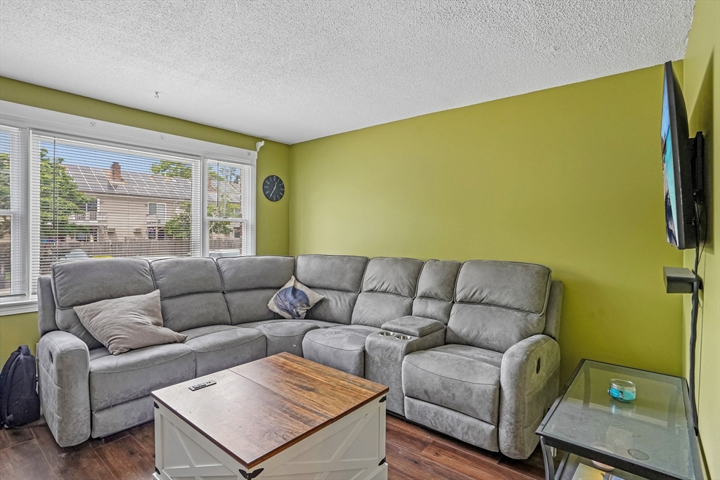 20 Douglas Dr # 20