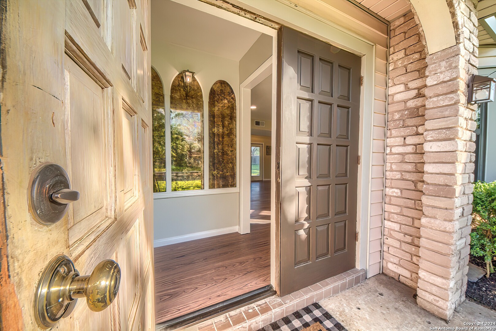 2818 MAYFAIR DR