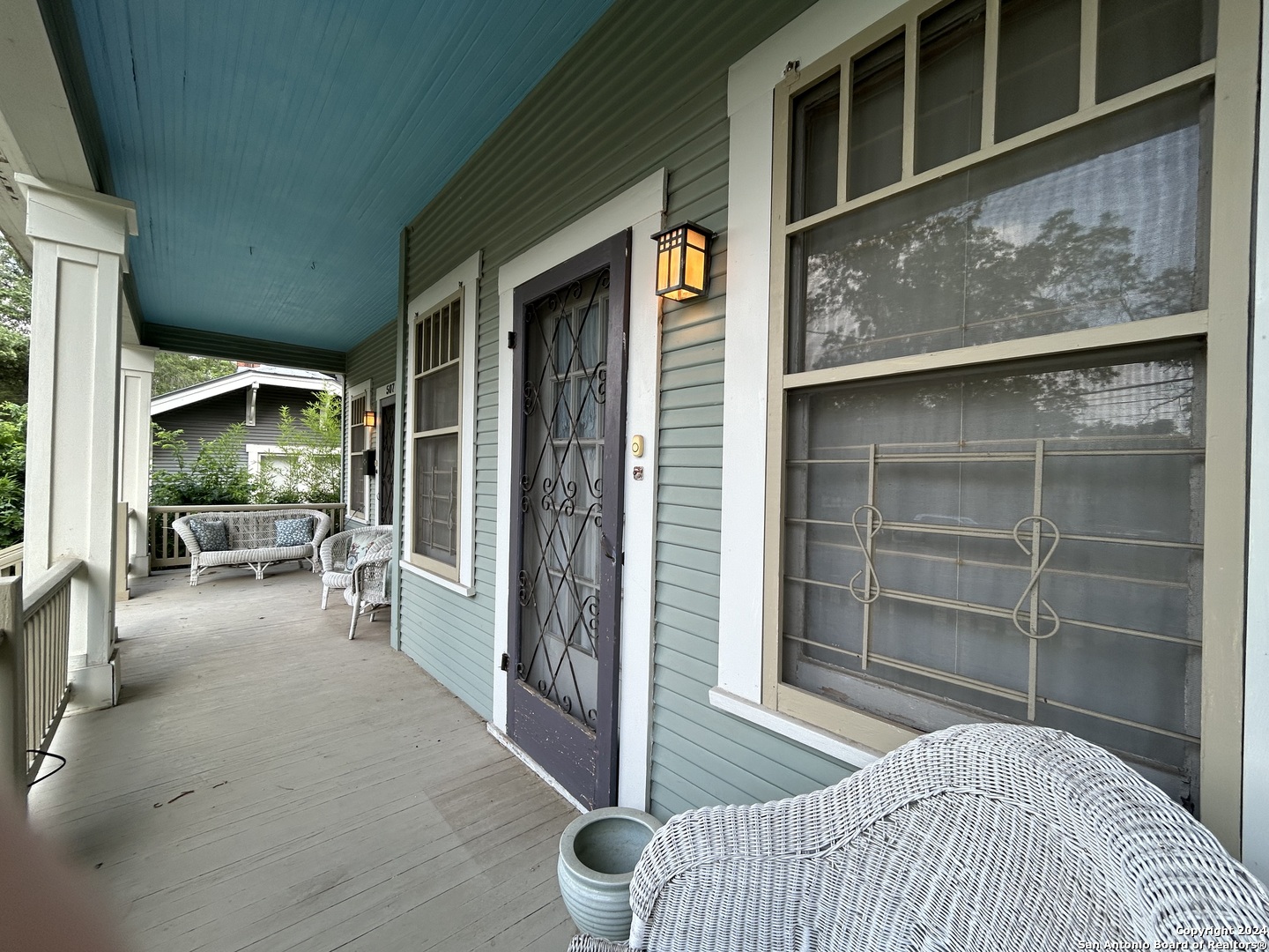 507 E HUISACHE AVE
