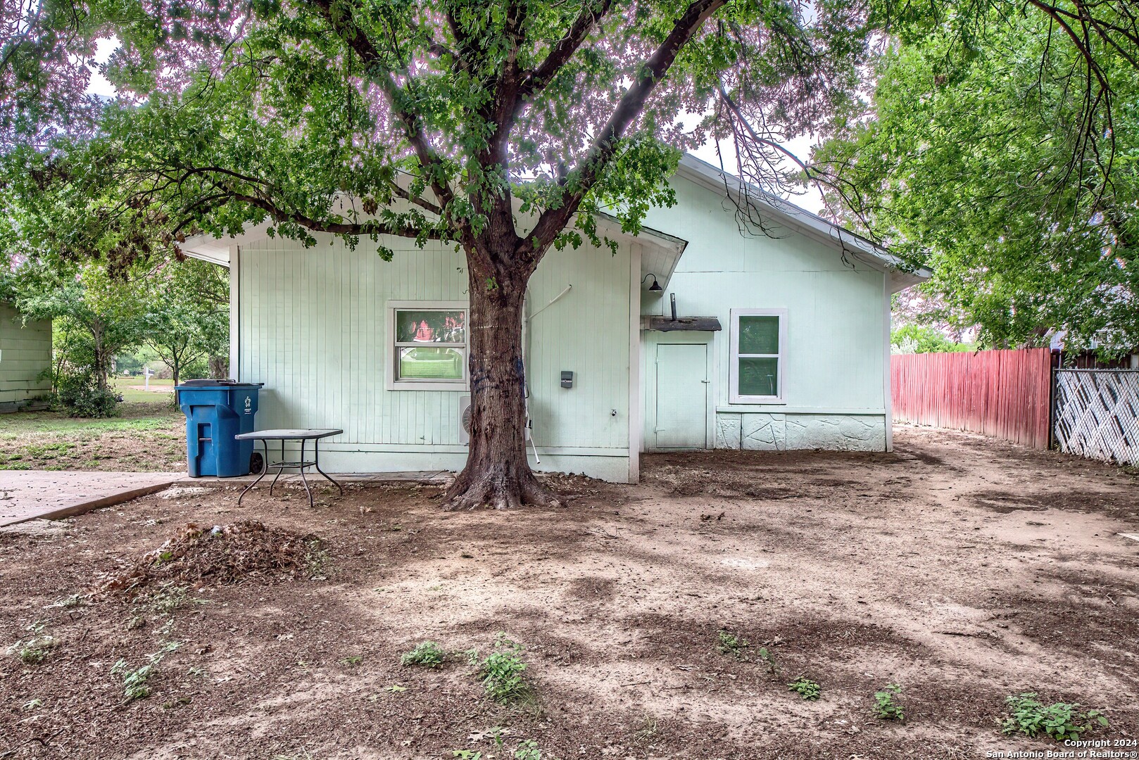 505 BROWN AVE