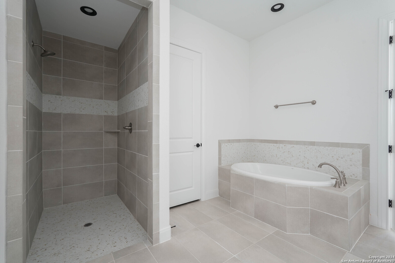1706 Small Creek