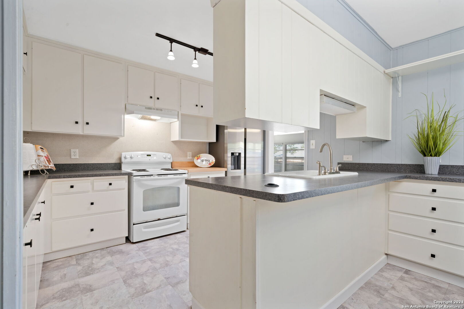 4811 CAMBRAY DR