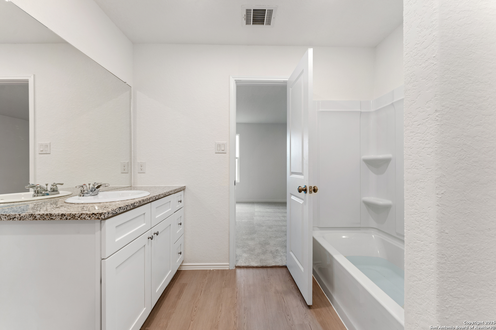 6911 Solar Ridge
