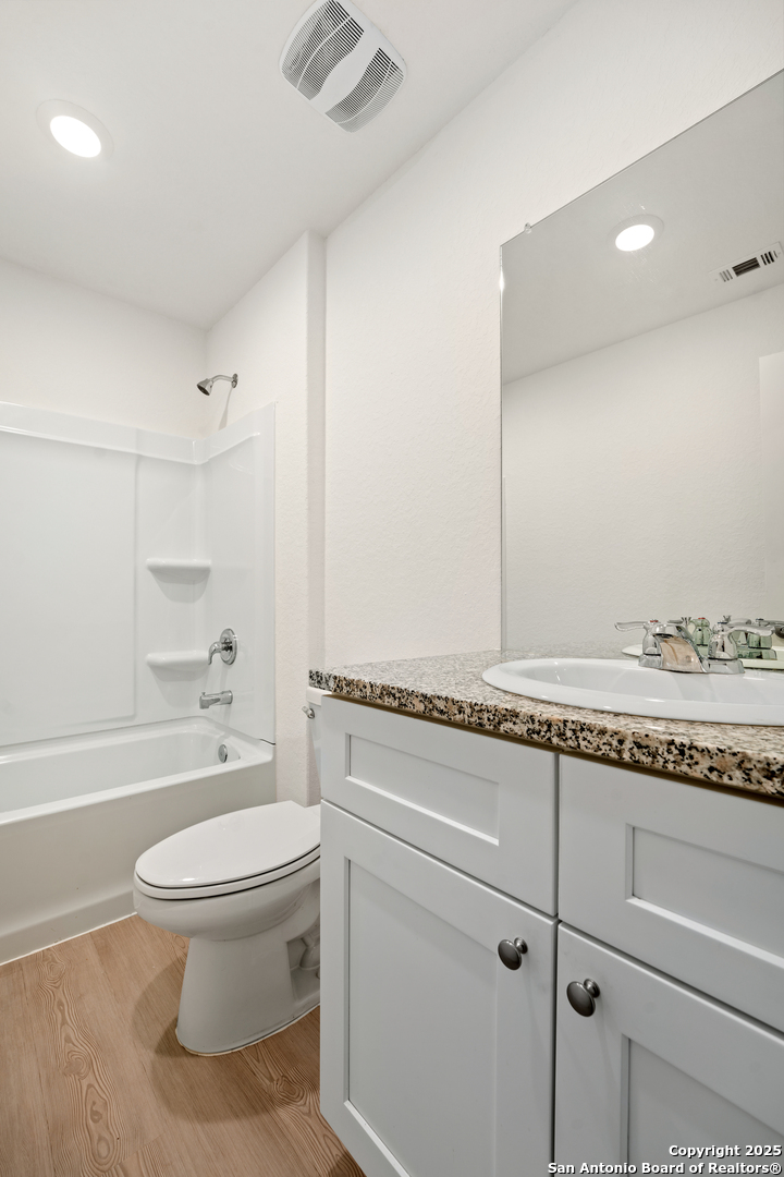 6911 Solar Ridge
