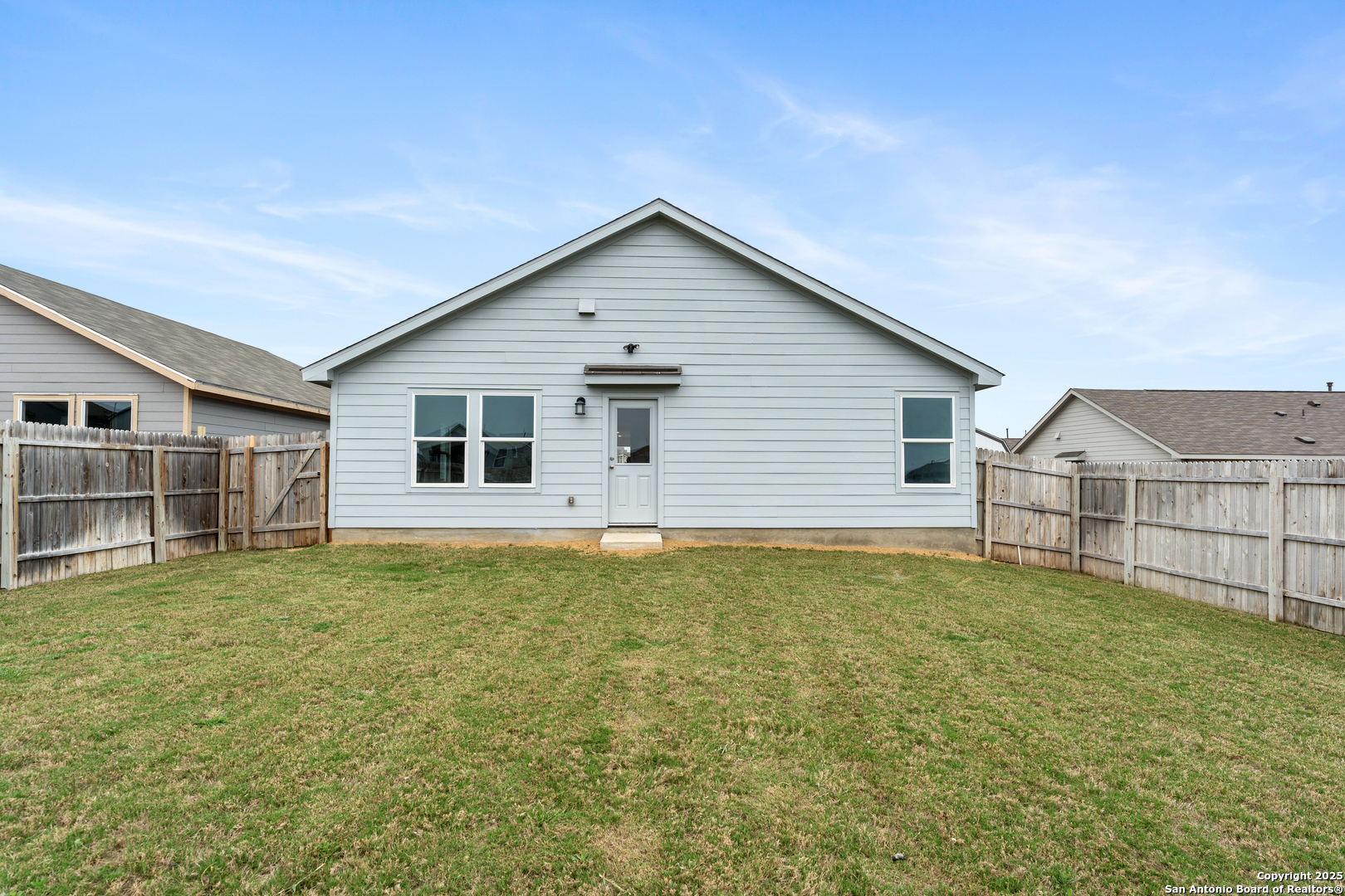 6911 Solar Ridge