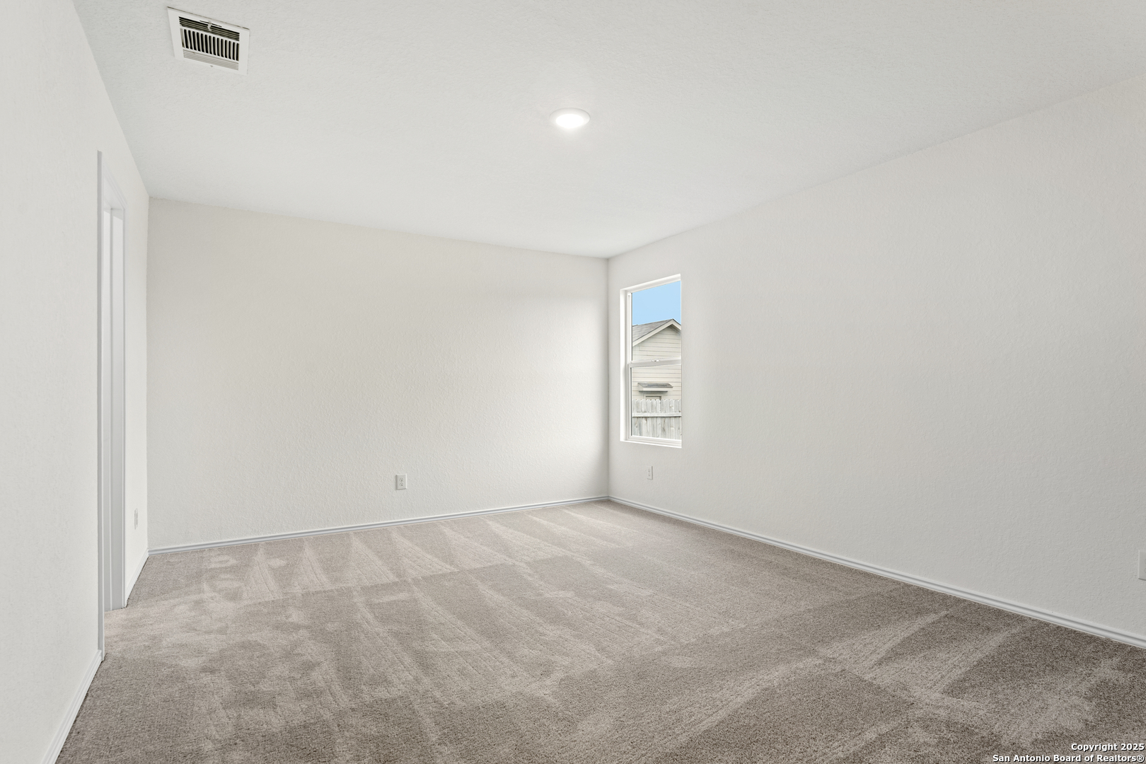 6911 Solar Ridge