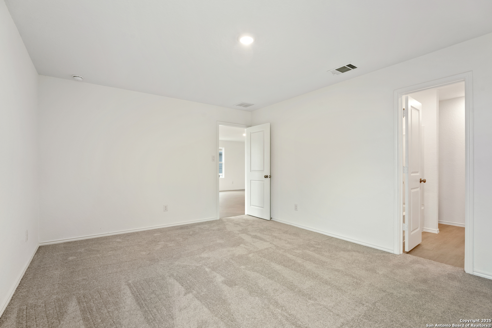 6911 Solar Ridge