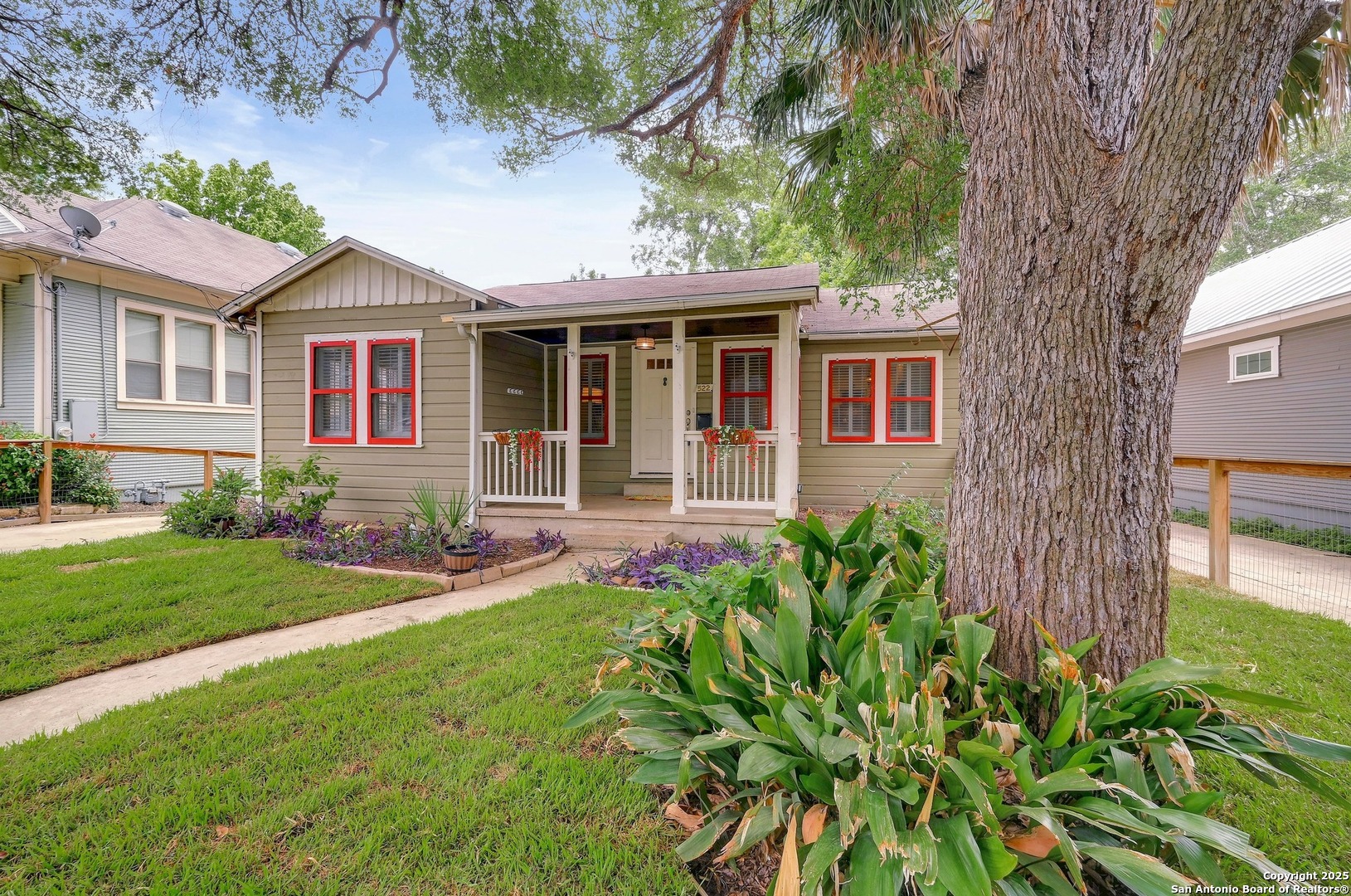 522 E Huisache