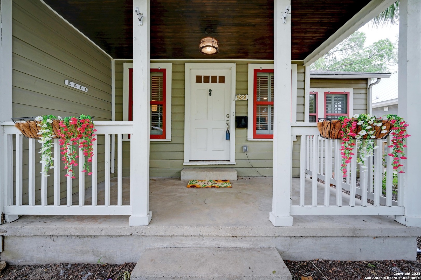 522 E Huisache
