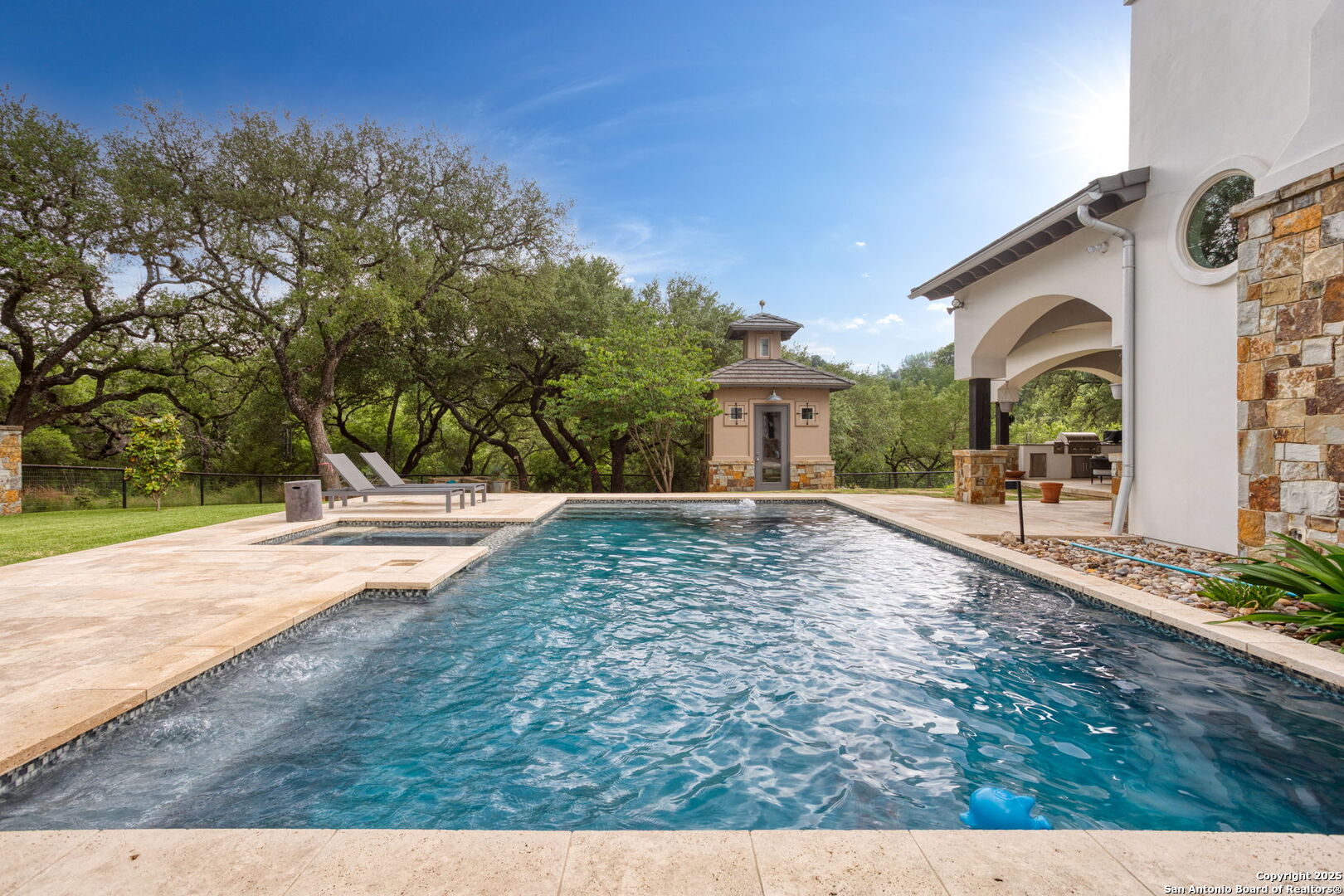 25508 Creekside Cove